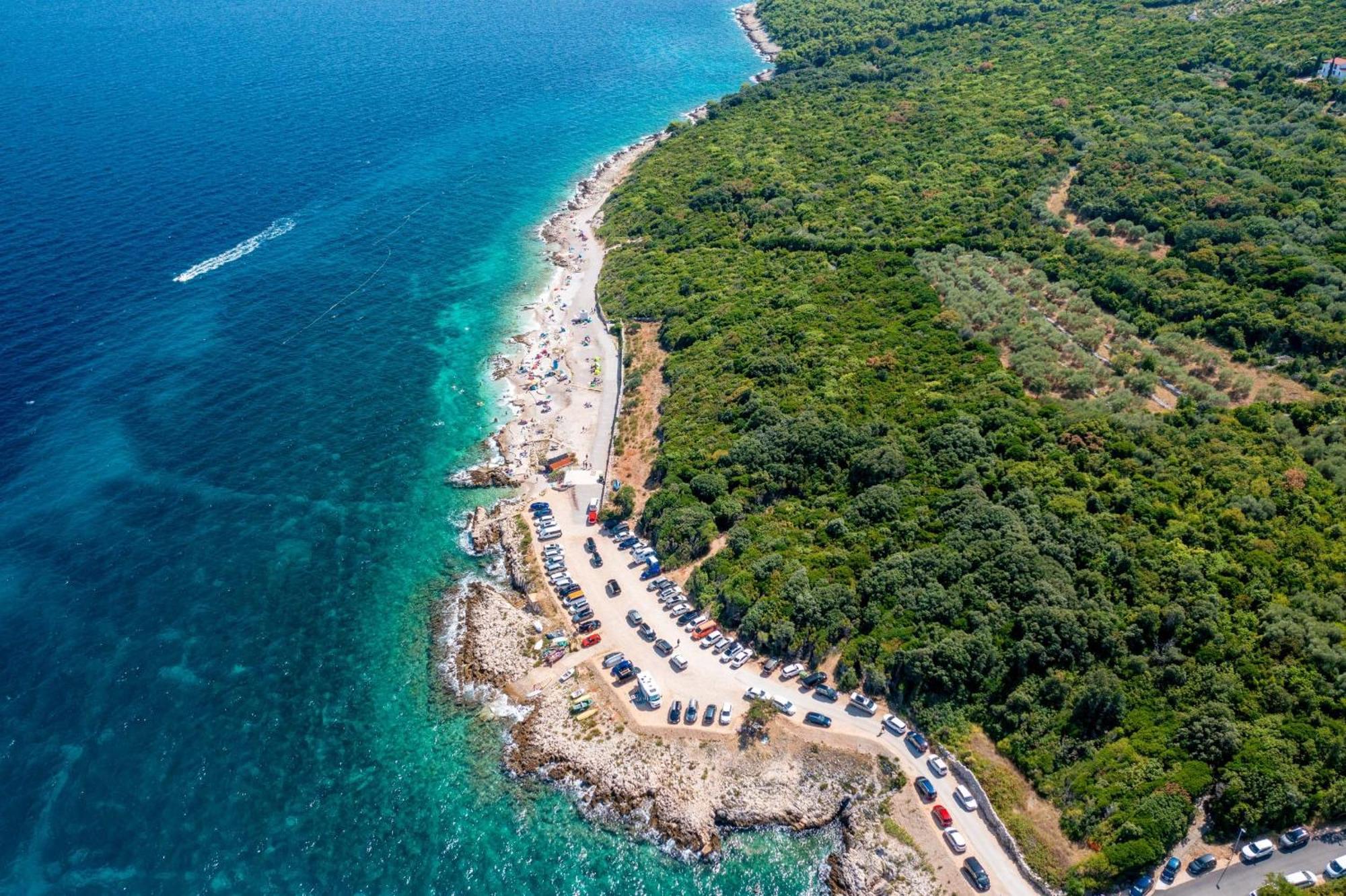 Apartman Ema 4+2 Koromačno Exterior foto